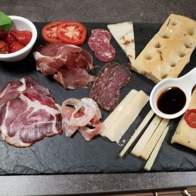 Antipasti mit Foccacia