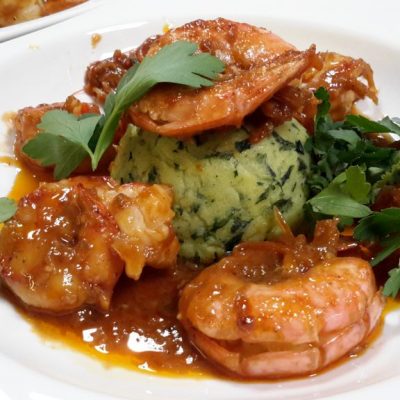 Bärlauch-Kartoffelpürree mit Scampis