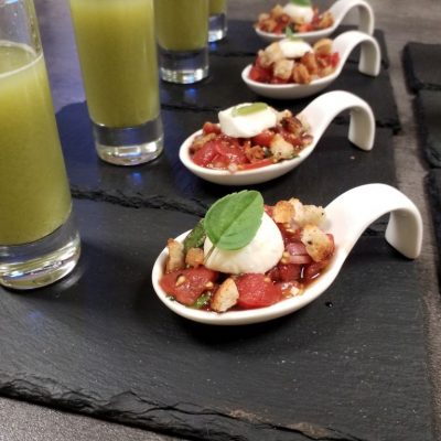 Capreselöffel und Gurken-Sellerieshot