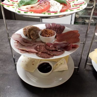 Frühstücksetagere