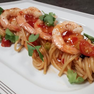Spaghetti mit Scampi Sweetchilisauce und Kirschtomate